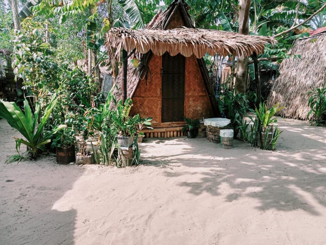 8 Star Paradise Campsite *