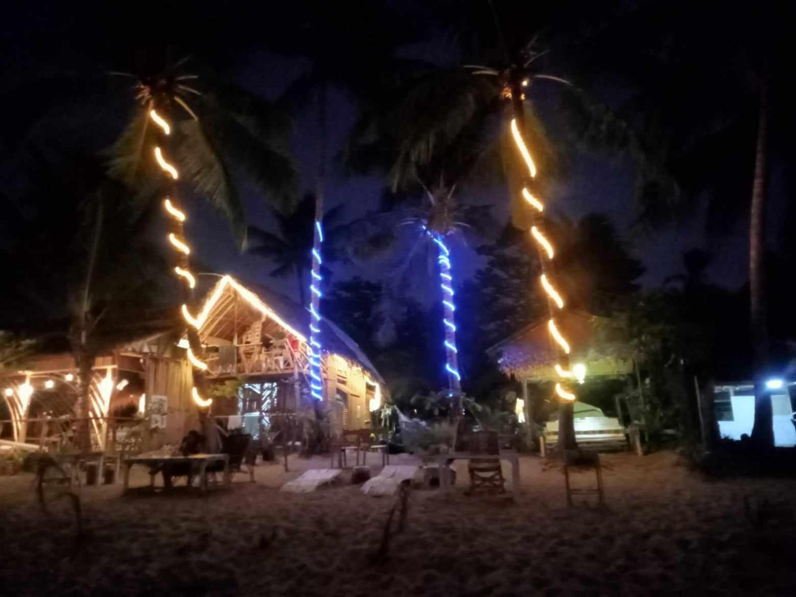 8 Star Paradise Campsite Locaroc